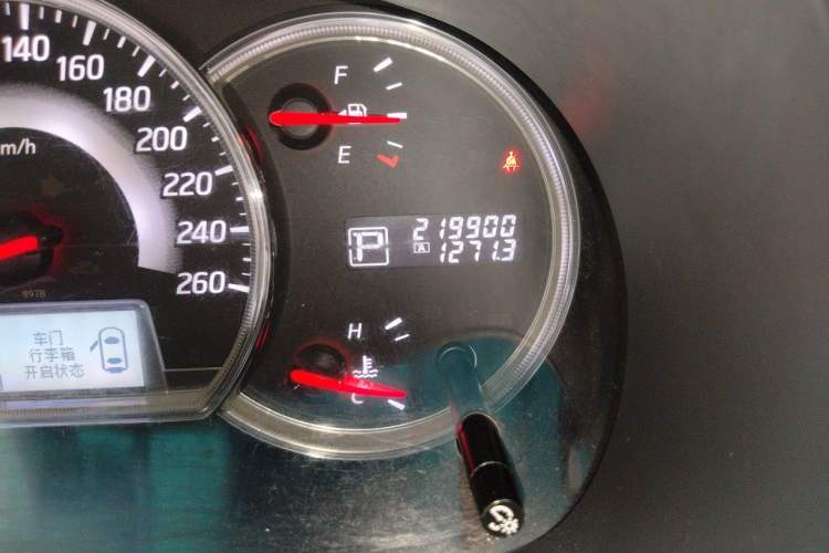 Used Nissan Teana 2010 2.5L XL Anniversary Edition Odometer Close Up