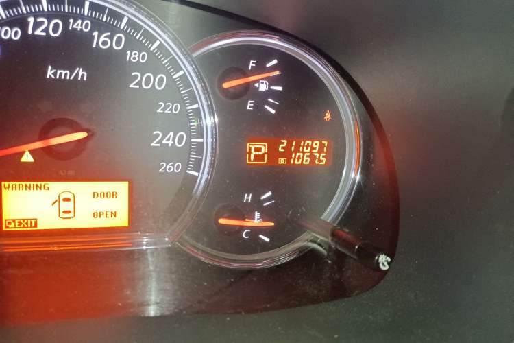 Used Nissan Teana 2010 2.5L XL Anniversary Edition Odometer Close Up