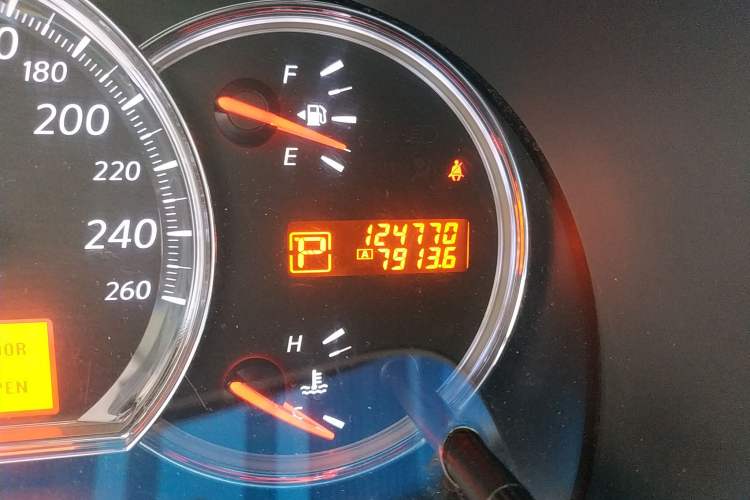 Used Nissan Teana 2010 2.5L XL Anniversary Edition Odometer Close Up