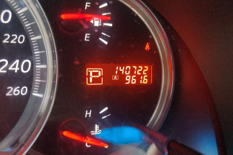 Used Nissan Teana 2010 2.0L XL Anniversary Edition Odometer Close Up