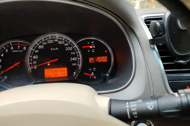 Used Nissan Teana 2010 2.0L XL Anniversary Edition Odometer Close Up
