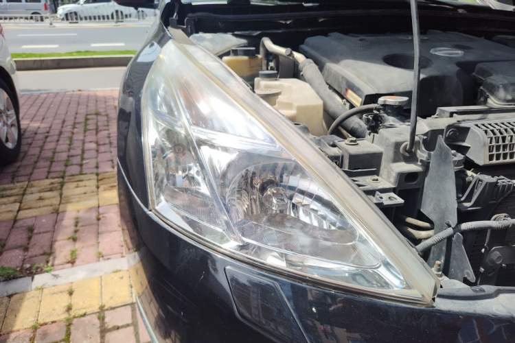 Used Nissan Teana 2010 2.5L XL Anniversary Edition Right Front Headlight
