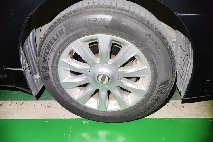 Used Nissan Teana 2010 2.5L XL Anniversary Edition Right Front Wheel Hub