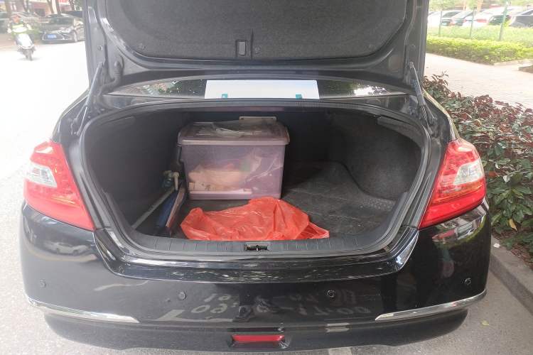 Used Nissan Teana 2010 2.0L XL Anniversary Edition Trunk