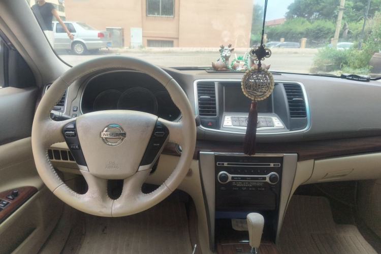 Used Nissan Teana 2010 2.5L XL Anniversary Edition Center Console