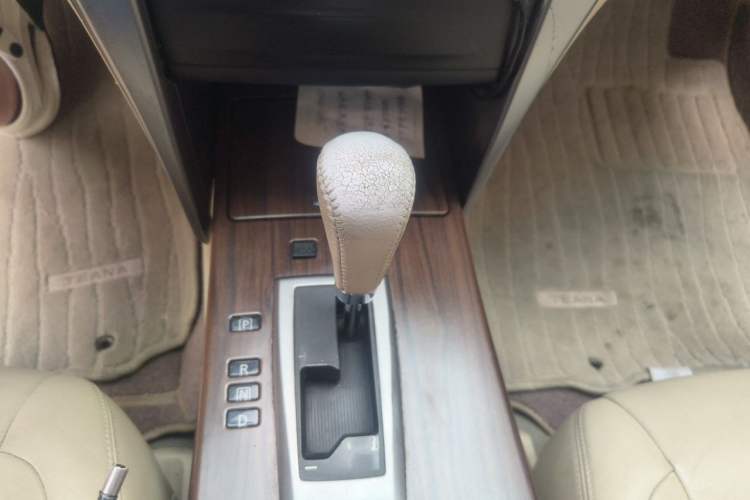 Used Nissan Teana 2010 2.5L XL Anniversary Edition Gear Lever