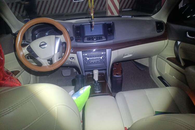 Used Nissan Teana 2010 2.0L XL Anniversary Edition Center Console