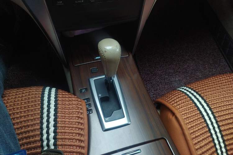 Used Nissan Teana 2010 2.5L XL Anniversary Edition Gear Lever