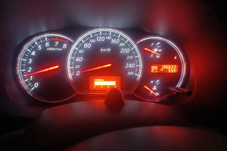 Used Nissan Teana 2010 2.0L XL Anniversary Edition Odometer Close Up