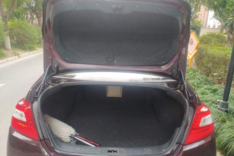 Used Nissan Teana 2010 2.5L XL Anniversary Edition Trunk