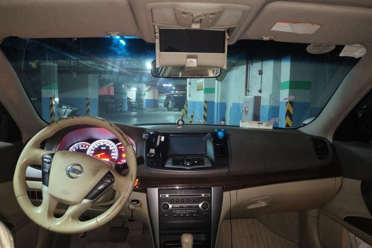 Used Nissan Teana 2010 2.5L XL Anniversary Edition Center Console