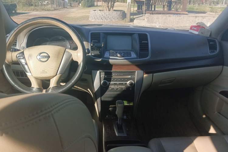 Used Nissan Teana 2010 2.0L XL Anniversary Edition Center Console