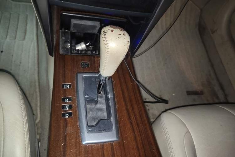 Used Nissan Teana 2010 2.5L XL Anniversary Edition Gear Lever