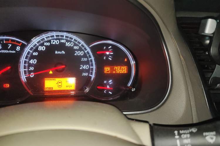 Used Nissan Teana 2010 2.5L XL Anniversary Edition Odometer Close Up