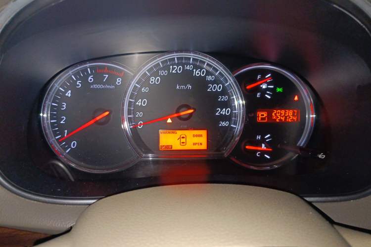 Used Nissan Teana 2010 2.0L XL Anniversary Edition Odometer Close Up