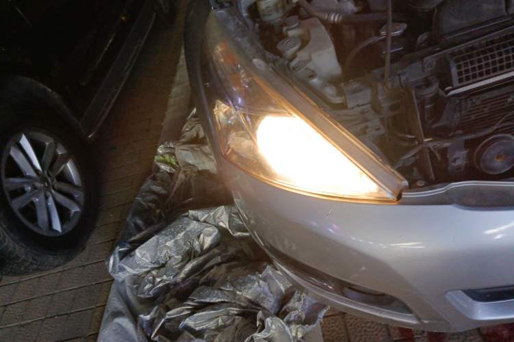 Used Nissan Teana 2010 2.0L XL Anniversary Edition Right Front Headlight