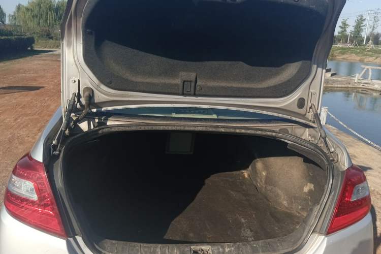 Used Nissan Teana 2010 2.0L XL Anniversary Edition Trunk