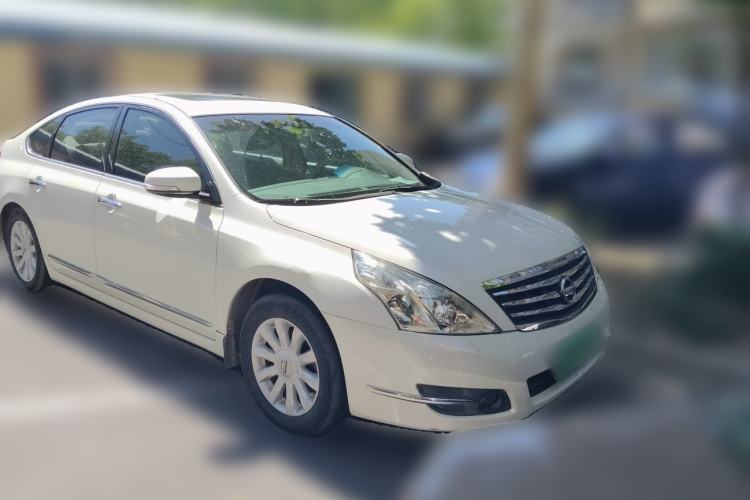 Used Nissan Teana 2010 2.5L XL Anniversary Edition Front Right 45 Deg