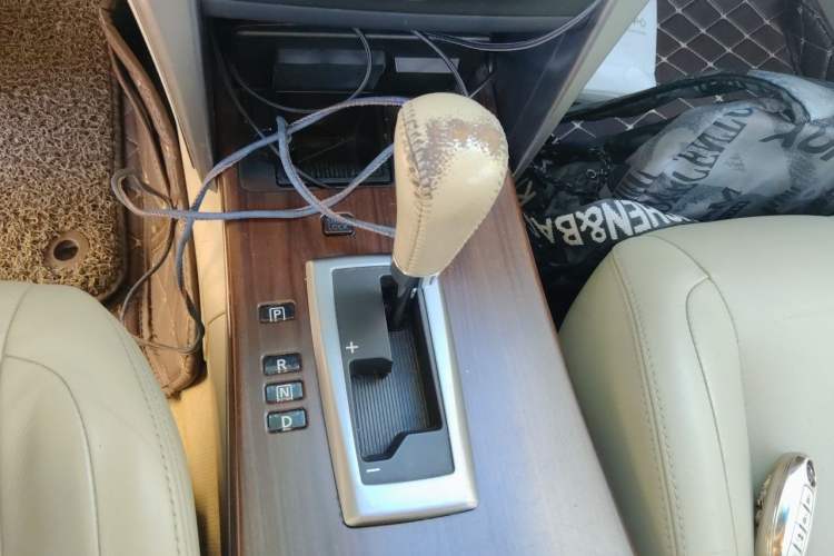 Used Nissan Teana 2010 2.5L XL Anniversary Edition Gear Lever