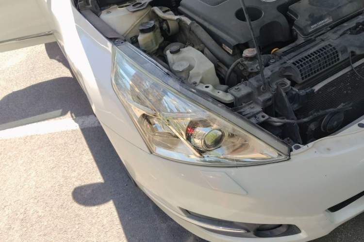 Used Nissan Teana 2010 2.5L XL Anniversary Edition Right Front Headlight