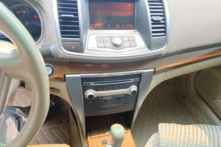 Used Nissan Teana 2011 2.0L XL Comfort Edition Audio And AC Panel