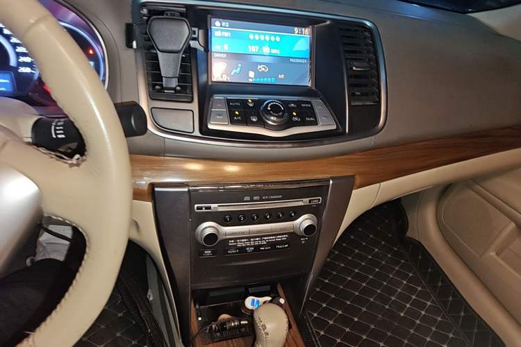 Used Nissan Teana 2011 2.0L XL Comfort Edition Audio And AC Panel