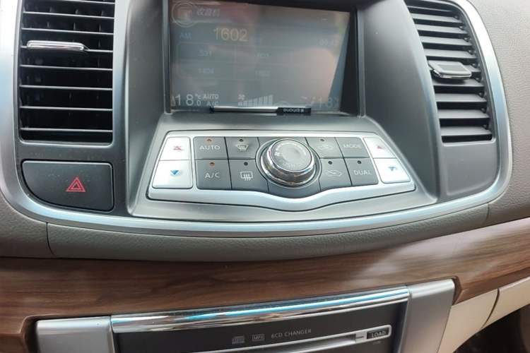 Used Nissan Teana 2011 2.5L XL Advanced Edition Audio And AC Panel