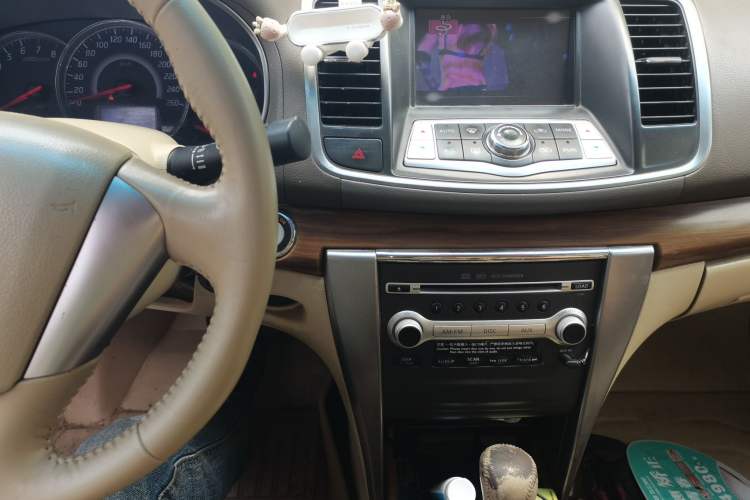 Used Nissan Teana 2011 2.0L XL Comfort Edition Audio And AC Panel