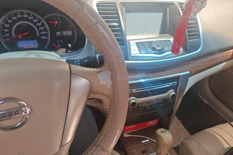 Used Nissan Teana 2011 2.0L XL Comfort Edition Audio And AC Panel