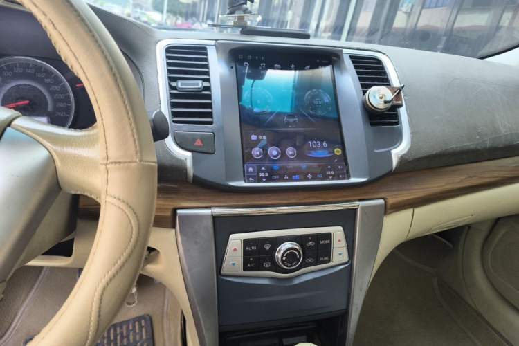 Used Nissan Teana 2011 2.0L XL Comfort Edition Audio And AC Panel