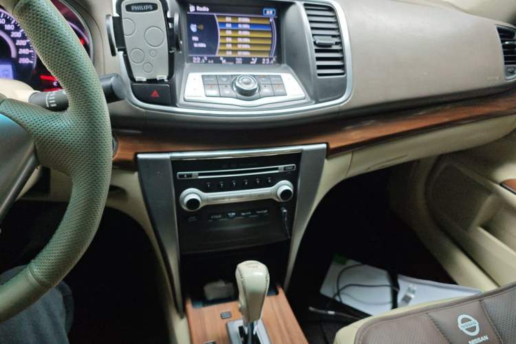 Used Nissan Teana 2011 2.0L XL Glory Edition Audio And AC Panel