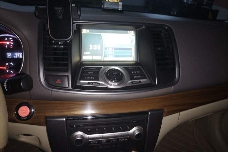 Used Nissan Teana 2011 Duke 2.5L XV Luxury Edition Audio And AC Panel