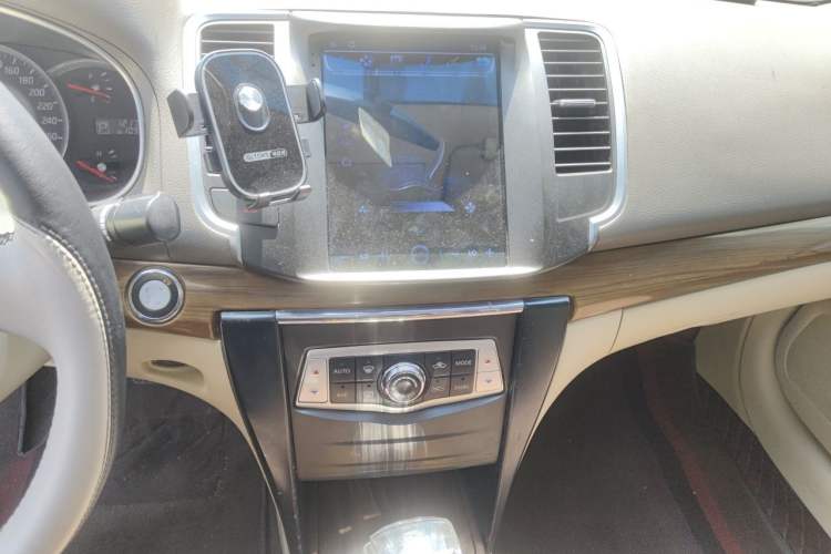 Used Nissan Teana 2011 2.5L XL Advanced Edition Audio And AC Panel