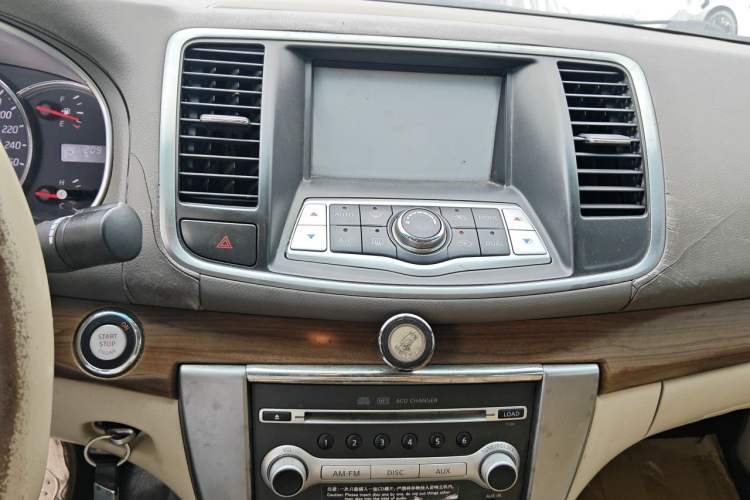 Used Nissan Teana 2011 2.0L XL Comfort Edition Audio And AC Panel