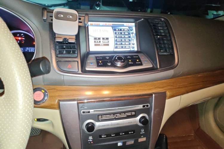 Used Nissan Teana 2011 2.5L XL Glory Edition Audio And AC Panel