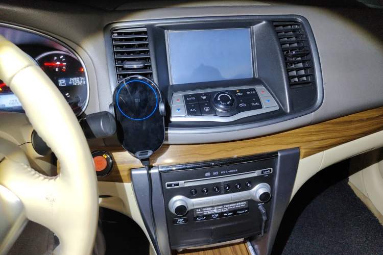 Used Nissan Teana 2011 2.0L XL Comfort Edition Audio And AC Panel