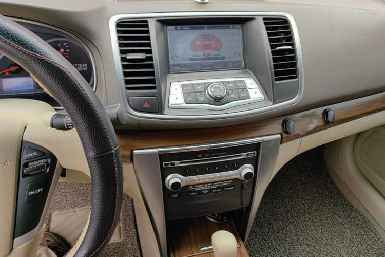Used Nissan Teana 2011 2.5L XL Advanced Edition Audio And AC Panel