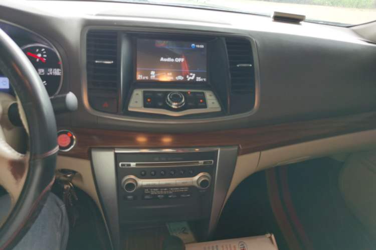 Used Nissan Teana 2011 2.0L XL Comfort Edition Audio And AC Panel