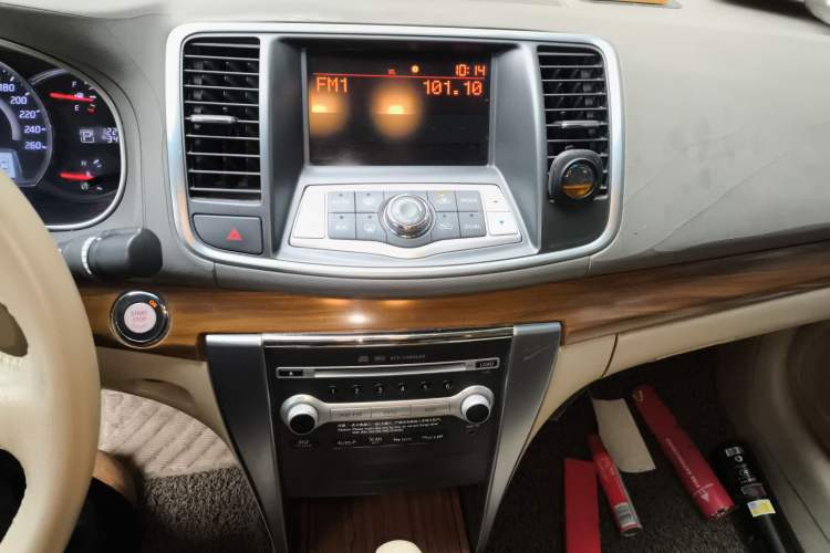 Used Nissan Teana 2011 2.0L XL Comfort Edition Audio And AC Panel
