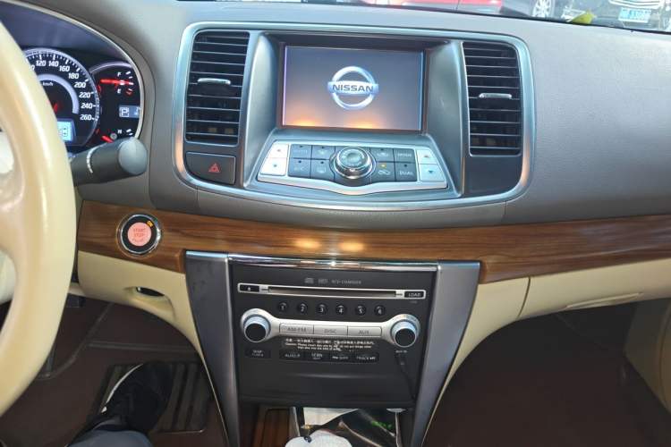 Used Nissan Teana 2011 2.0L XL Comfort Edition Audio And AC Panel