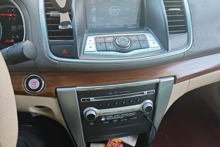 Used Nissan Teana 2011 2.5L XL Advanced Edition Audio And AC Panel
