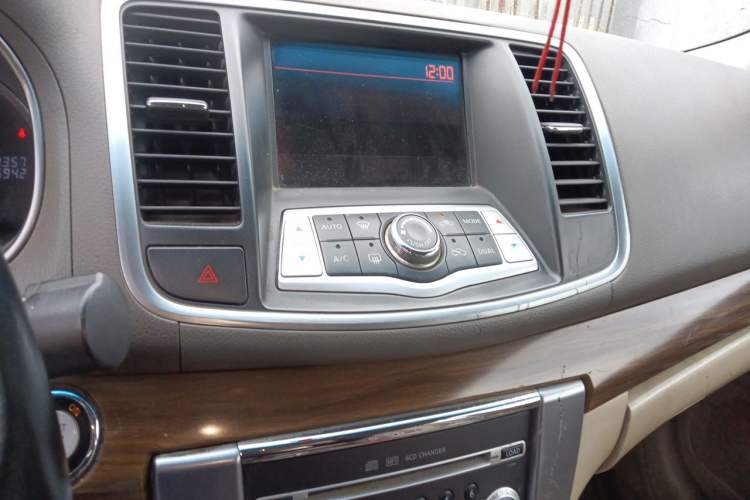 Used Nissan Teana 2011 2.0L XL Comfort Edition Audio And AC Panel
