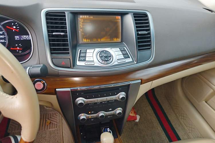 Used Nissan Teana 2011 Duke 2.5L XV VIP Prestige Edition Audio And AC Panel