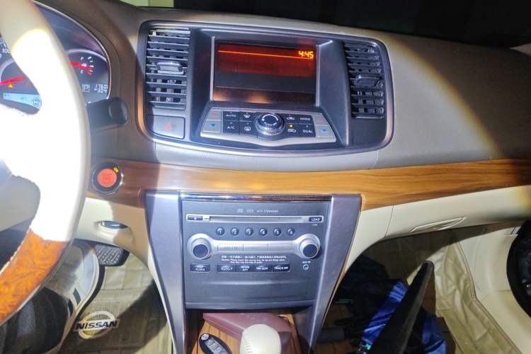 Used Nissan Teana 2011 2.0L XL Comfort Edition Audio And AC Panel
