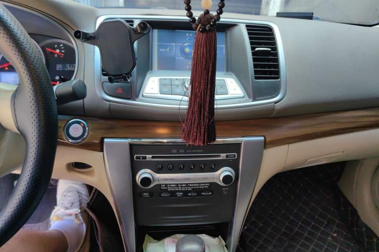 Used Nissan Teana 2011 2.0L XL Comfort Edition Audio And AC Panel