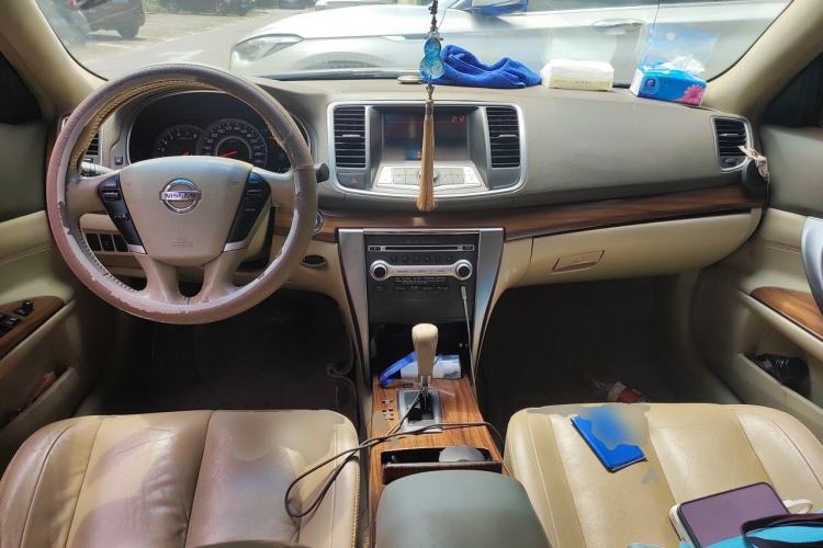 Used Nissan Teana 2011 2.5L XL Advanced Edition Center Console