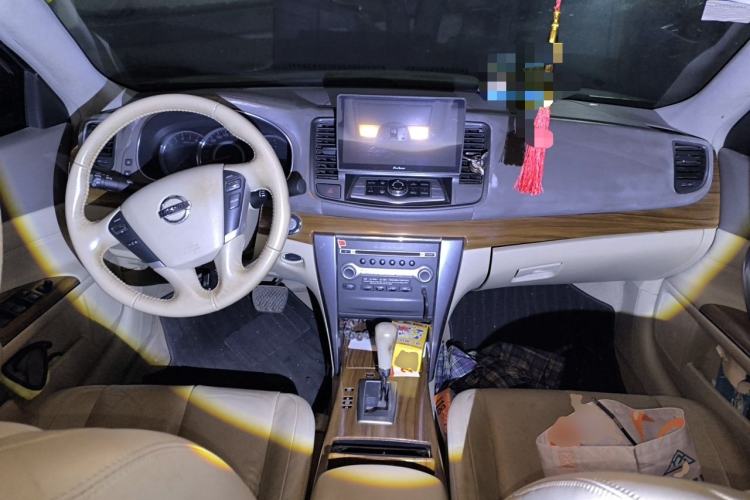 Used Nissan Teana 2011 2.5L XL Advanced Edition Center Console
