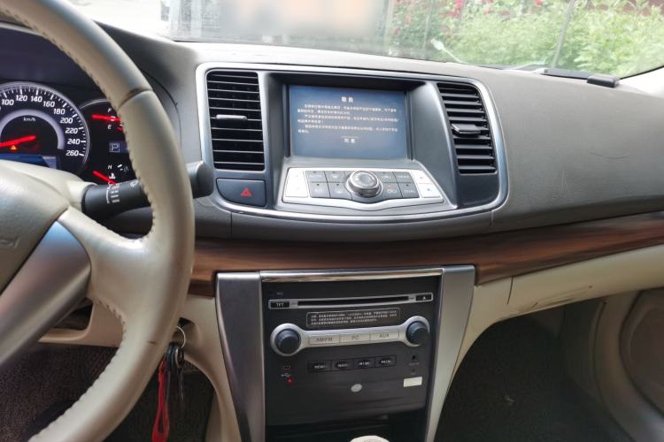 Used Nissan Teana 2011 2.0L XL Glory Edition Center Console