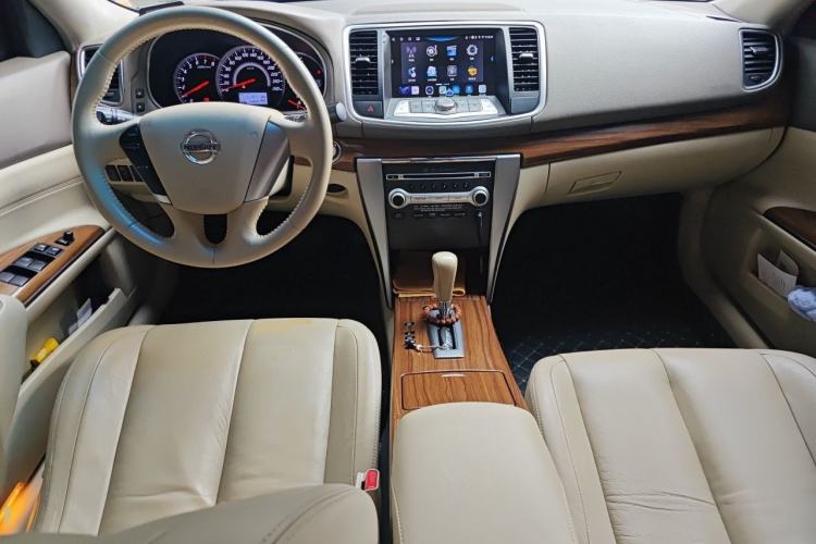 Used Nissan Teana 2011 2.0L XL Glory Edition Center Console