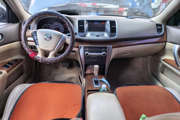 Used Nissan Teana 2011 2.0L XL Comfort Edition Center Console